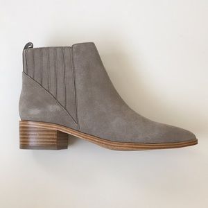 New Size 6 Marc Fisher Yolli Bootie in Light Tan Suede